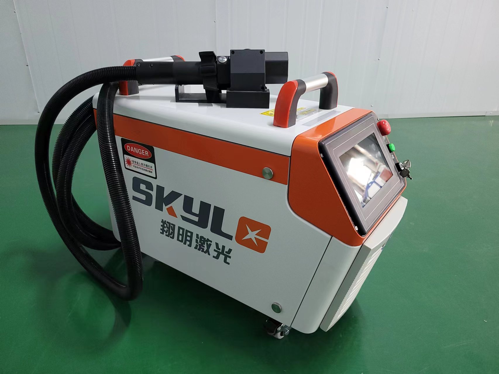 Handheld 100W pulse laser cleaning machine